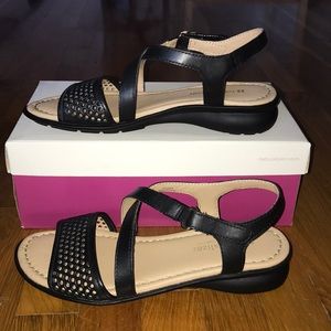 Naturalizer Sandals